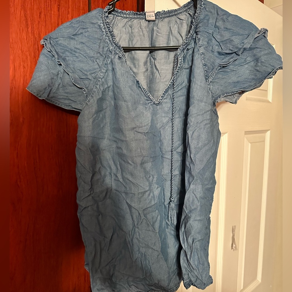 Old navy v neck jean style.